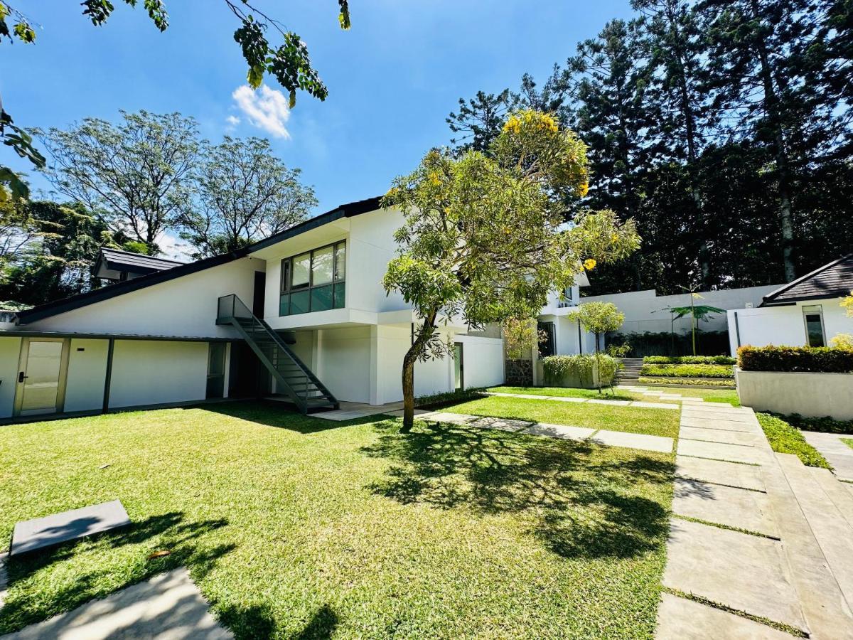 Bungalow Homes Bandung Exterior photo